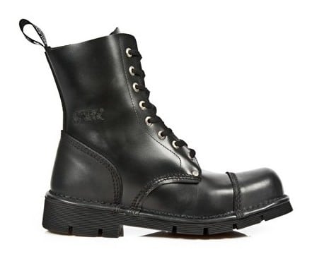 Mâles aux pieds : les hommes et leurs souliers